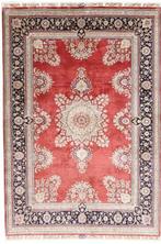 Pure Silk Hereke Carpet with Luxurious Design - Tapijt - 180