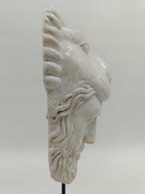 Sculpture, Ercole con il leone nemea - 44 cm - poussière de, Antiek en Kunst, Antiek | Keramiek en Aardewerk
