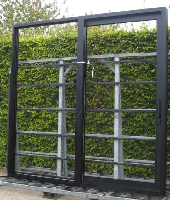 aluminium schuifraam , schuifdeur , pui 258 x 255 zwart 9005, Doe-het-zelf en Bouw, Raamkozijnen en Schuifdeuren, Inclusief glas