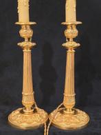 Kandelaar (2) - Verguld brons - Paar bronzen kandelaars, Antiek en Kunst