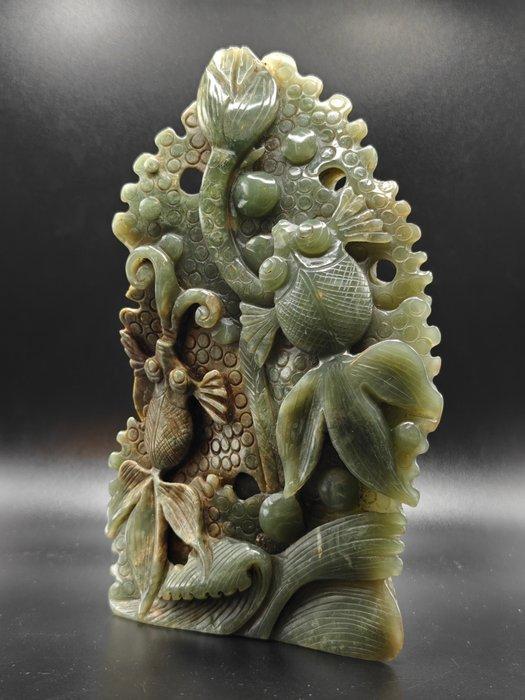 Statue de poissons koi du groupe Old Serpentine,, Verzamelen, Mineralen en Fossielen