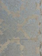 Elegance in Poederblauw: de Koninklijke Damast die de