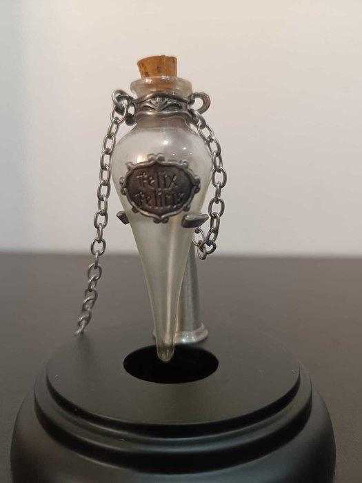 Harry Potter - - Film rekwisiet Felix Felicis hanger en, Verzamelen, Film en Tv