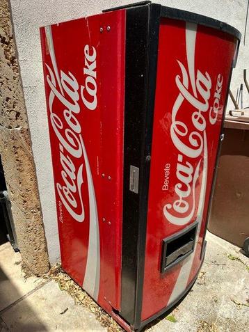 Distributeur automatique - Coca-Cola beschikbaar voor biedingen