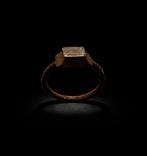 Vroeislamitisch Bronzen zegelring met Arabische inscriptie