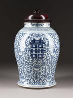 dekselvaas - Porselein - Chenghua Nianzhi - China - Qing, Antiek en Kunst