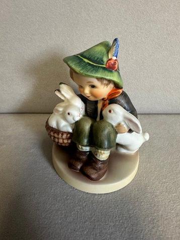 Goebel - Beeldje - Lovely Playmates-Boy with Rabbits , beschikbaar voor biedingen