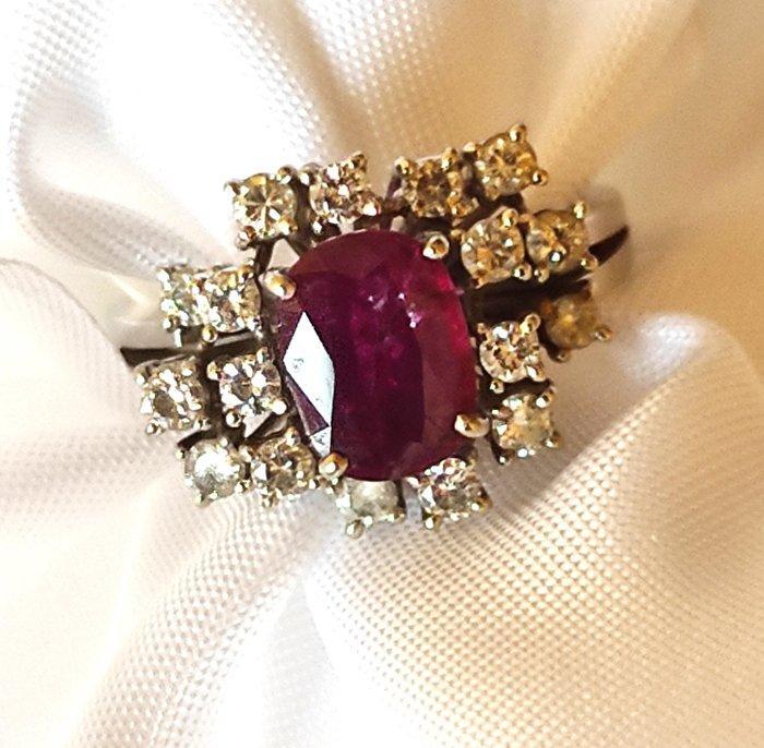 Ring - 18 karaat Witgoud - 2.51ct. tw. Robijn - Diamant -, Bijoux, Sacs & Beauté, Bagues