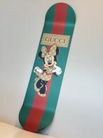 Rob VanMore - Skating by Gucci x Minnie, Antiek en Kunst, Kunst | Designobjecten