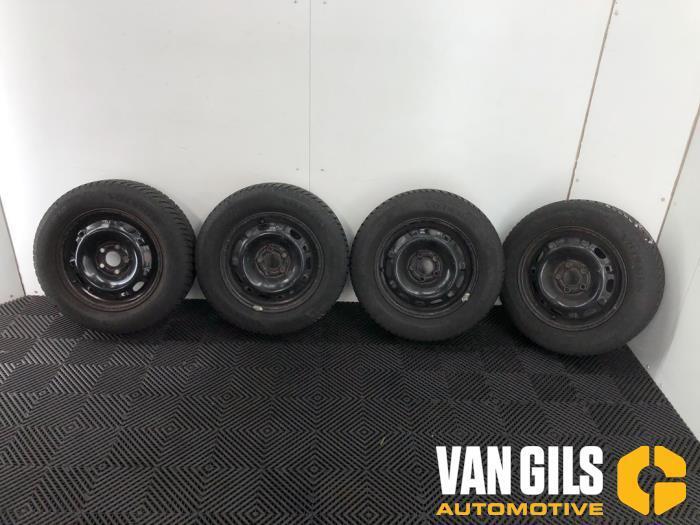 Velgen set + winterbanden Volkswagen Polo O259111, Auto-onderdelen, Ophanging en Onderstel