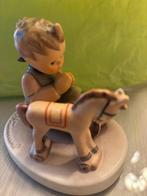 Goebel - Beeldje - Jongen biddend met hobbelpaard - TMK7 -, Antiek en Kunst