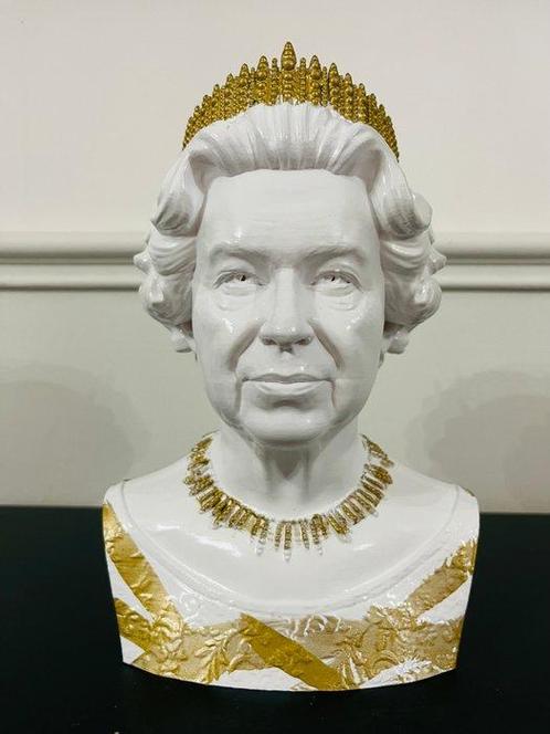 PYTHIA(1993) - PYTHIA(1993) - Buste, Queen Elizabeth - 25 cm, Antiek en Kunst, Kunst | Designobjecten