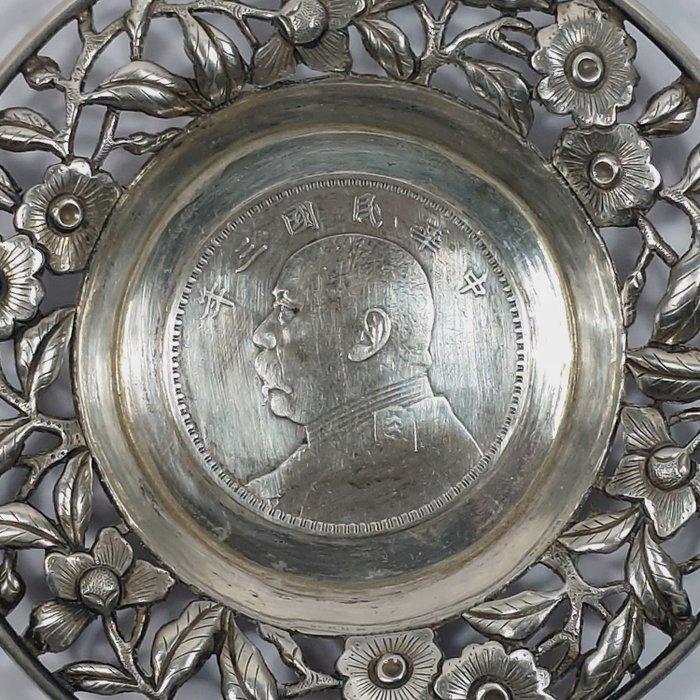Cendrier - Dollar munt - Argent - Chine - Début du XXe, Antiek en Kunst, Antiek | Overige Antiek