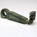 Antieke Romeinse bronzen sleutelhanger groot formaat - 50 mm, Handtassen en Accessoires