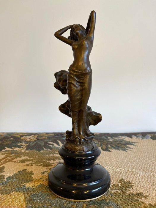 Leonardo Bistolfi - Beeld, Een vrouw in de wind - 24.6 cm -, Antiek en Kunst, Curiosa en Brocante