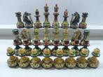 Jeu déchecs gout Matriochka peint a la main avec échiquier, Antiquités & Art, Curiosités & Brocante