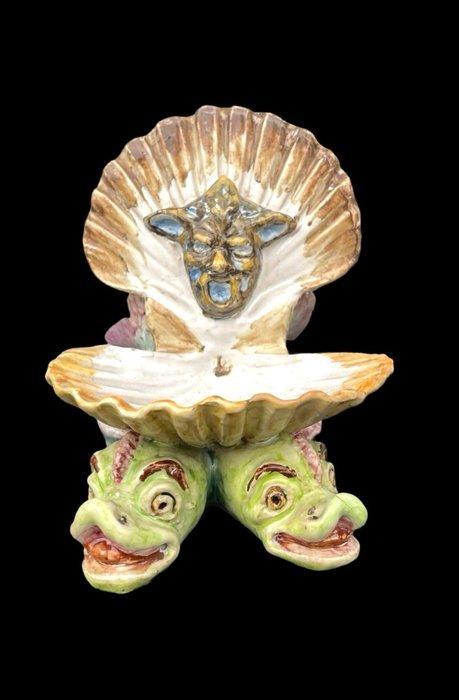 Zoutvat - Keramiek - Majolica saliera in schelpvorm met, Antiek en Kunst, Curiosa en Brocante