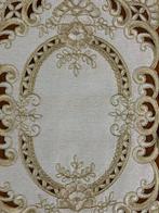 Tafelmiddenstuk - Handgeborduurde tafelset met gouden