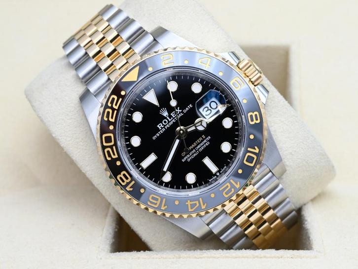 Rolex GMT-Master II Ref. 126713GRNR Year 2024 (Full Set), Handtassen en Accessoires, Horloges | Heren, Goud, Nieuw, Goud, Rolex