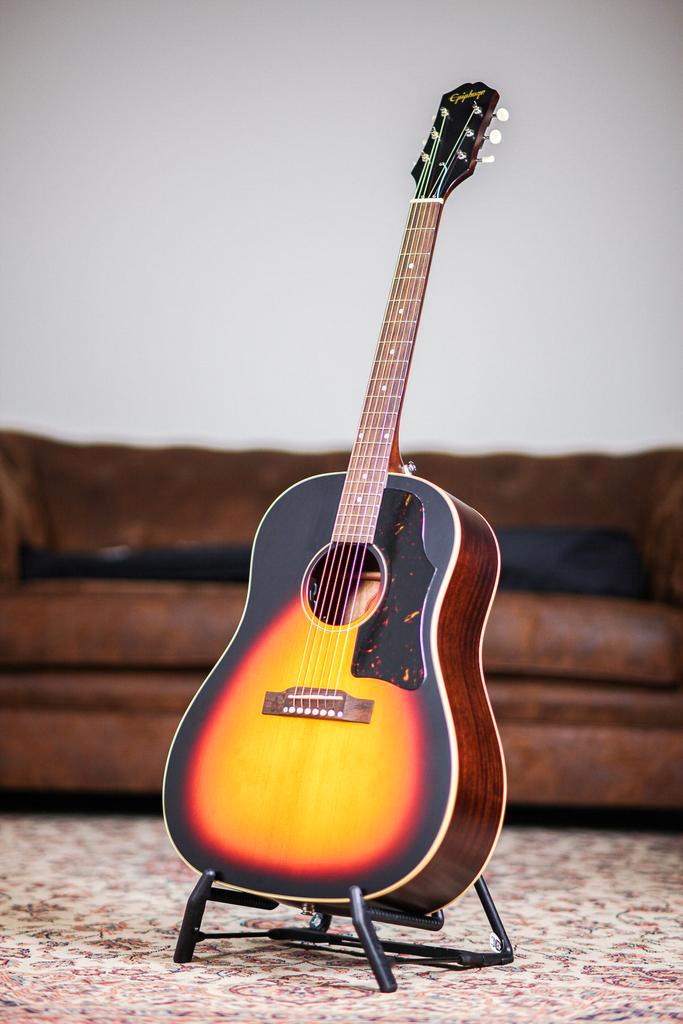 Epiphone Inspired J-45 | Aged Vintage Sunburst, Musique & Instruments, Instruments à corde | Guitares | Acoustiques, Envoi