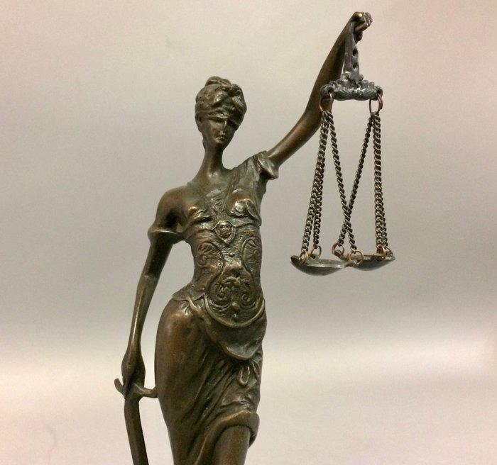 Beeldje - Bronzen beeld vrouwe justitia - exacte, Antiek en Kunst, Kunst | Designobjecten