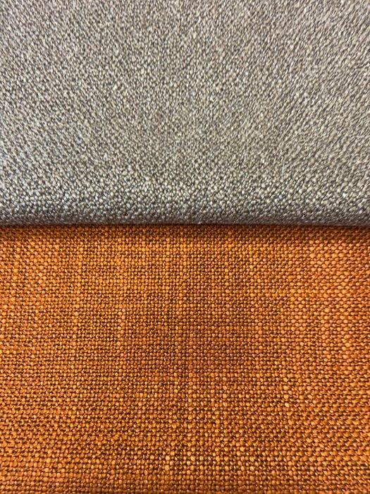 Minotti - Hoogwaardig! 2 stoffenstalen van Minotti (310+190), Antiek en Kunst, Curiosa en Brocante