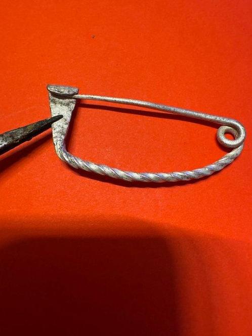 Celtique Argent Fibula - 55 mm, Handtassen en Accessoires, Antieke sieraden