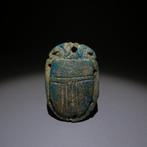 Oud-Egyptisch Faience Pectorale scarabee. 5,2 cm L. Laatste