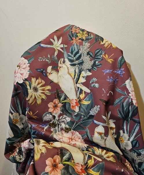 Tissu exclusif « Parrots Paradise » avec des perroquets -, Antiek en Kunst, Antiek | Tapijten, Tafelkleden en Textiel