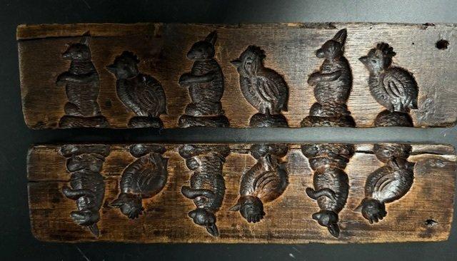 Snijwerk, Zeldzame dubbele plank paashaas kuiken - 2 cm -, Antiek en Kunst, Antiek | Overige Antiek