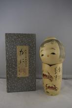 Aoki Ryoka Kokeshi genaamd Kani (Krab) in originele doos., Antiek en Kunst