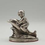 Bimbo con delfino rivestito in Argento 800 - Figure - Argent