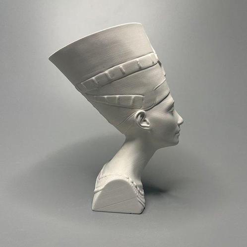 Sculpture, Bust sculpture of Queen Nefertiti from the New, Antiek en Kunst, Curiosa en Brocante