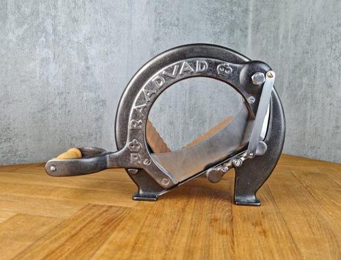 Raadvad - Ove Larsen - Coupe-pain -  Modèle 294 - Bois,, Antiek en Kunst, Antiek | Keukengerei