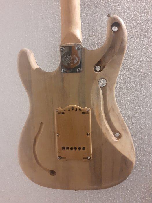 SX - Custom Hand Made - - Elektrische gitaar (Zonder, Muziek en Instrumenten, Snaarinstrumenten | Gitaren | Akoestisch