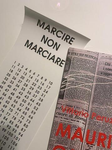 Maurizio Cattelan (1960) - Marcier non marciare (1991) + beschikbaar voor biedingen