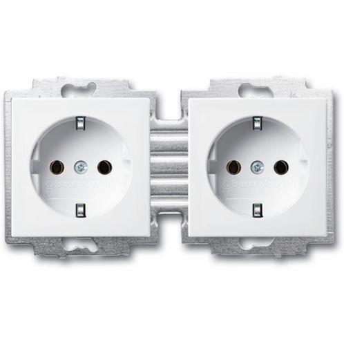 ABB Busch-Jaeger Balance SI Wall Outlet (WCD Switchgear) -, Bricolage & Construction, Électricité & Câbles, Envoi