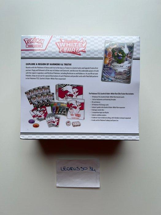 Pokémon - 1 Elite trainer box - White Flare - Scarlet &, Hobby en Vrije tijd, Verzamelkaartspellen | Pokémon