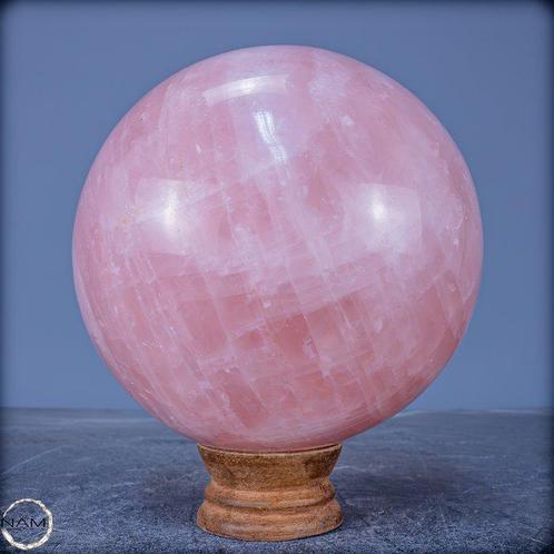 Prachtig natuurlijk rozenkwartskristal Bol, Brazilië-, Verzamelen, Mineralen en Fossielen