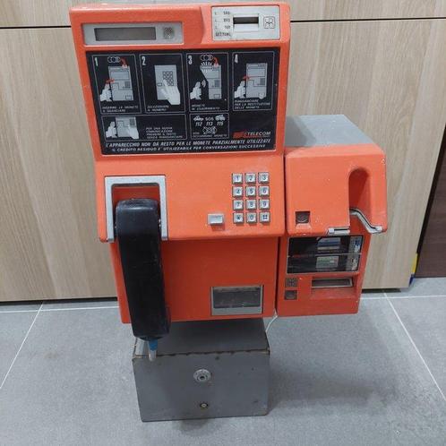 Analoge telefoon - IJzer - Openbare telefoon, Antiek en Kunst, Antiek | Wandborden en Tegels