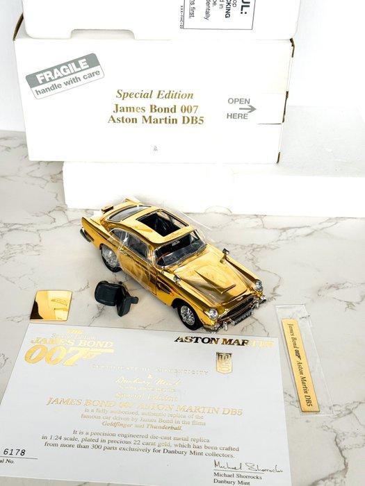 Danbury Mint 1:24 - Modelauto - James Bond 007 Aston Martin, Hobby en Vrije tijd, Modelauto's | 1:5 tot 1:12