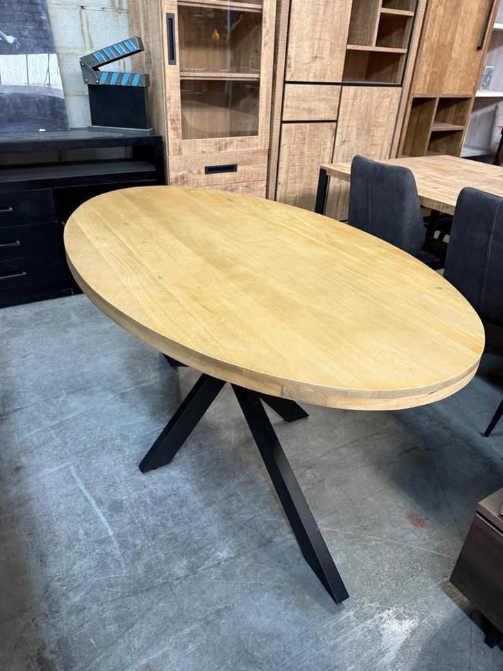 Eettafel ovaal, mangohout (nieuw, A-keuze), Huis en Inrichting, Tafels | Eettafels, Nieuw, Overige houtsoorten, Metaal