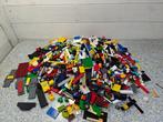 Lego Pièces - Grote partij lego uit diverse series met veel