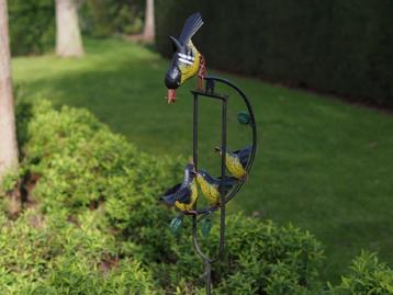 Tuinsteker tuimelaar rokkende vogels beschikbaar voor biedingen