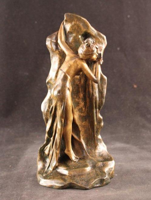 Monreau - Sculpture, Water drinkende halfnaakte nimf - 22 cm, Antiquités & Art, Art | Objets design