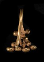 West-Aziatisch Goud Oorhanger met granulen, Antiek en Kunst