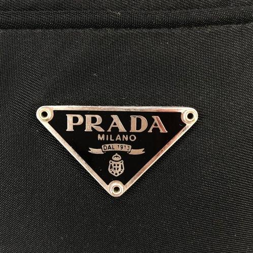 Prada - Triangular Plate Mini - Sac à bandoulière, Handtassen en Accessoires, Tassen | Damestassen