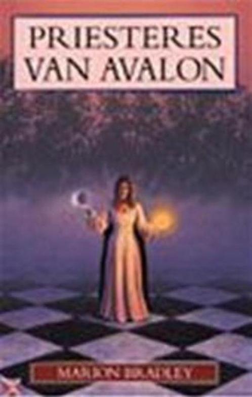 Priesteres van Avalon / Avalonserie / 4 9789022530030, Boeken, Historische romans, Zo goed als nieuw, Verzenden