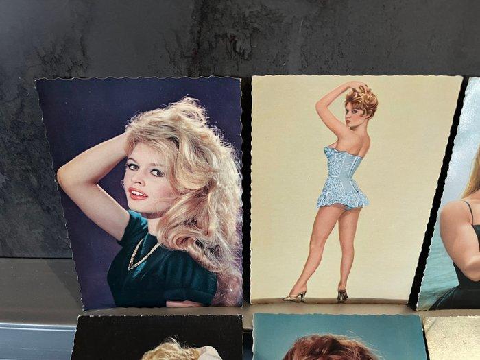 Cartes postales et une photo - Brigitte Bardot, Verzamelen, Film en Tv