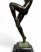 Max le Verrier - sculptuur, Danseuse aux boules - 28 cm -